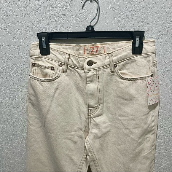 Free People We The Free NWT Cream Bootcut Raw Hem Denim Pants - Picture 2 of 11